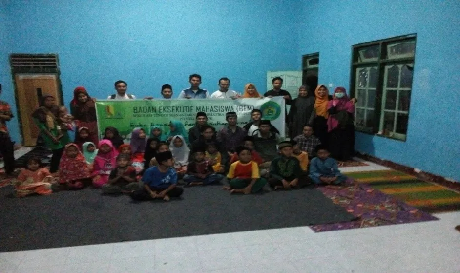Acara Buka Bersama dan Santunan Anak Yatim di  Panti Asuhan Ittihadah NW Aik Mual Yang Diselenggarakan Oleh BEM (Badan Eksekutif Mahasiswa)  STMIK Lombok
